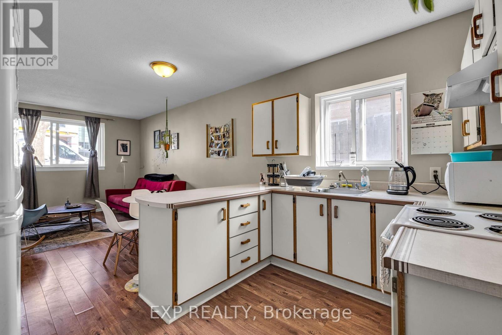 












358 WINSTON AVENUE

,
Ottawa,




Ontario
K2A1Y5


