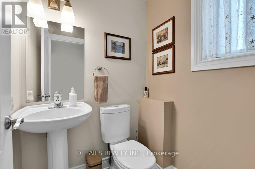 












102 CHARLES HOLDEN AVENUE

,
Merrickville-Wolford,




Ontario
K0G1N0

