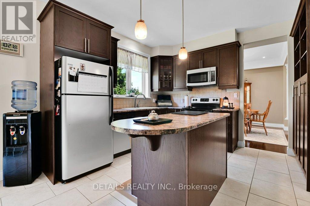 












102 CHARLES HOLDEN AVENUE

,
Merrickville-Wolford,




Ontario
K0G1N0

