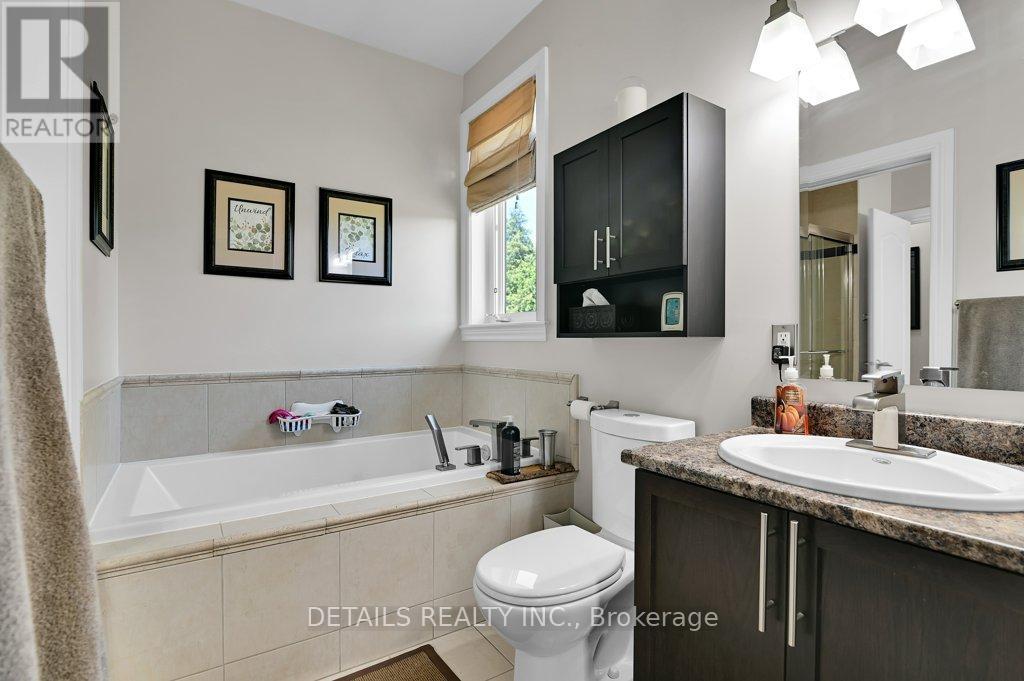 












102 CHARLES HOLDEN AVENUE

,
Merrickville-Wolford,




Ontario
K0G1N0

