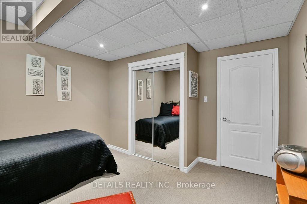 












102 CHARLES HOLDEN AVENUE

,
Merrickville-Wolford,




Ontario
K0G1N0

