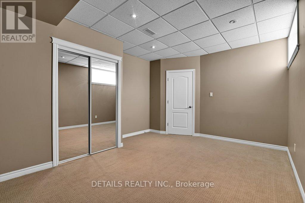 












102 CHARLES HOLDEN AVENUE

,
Merrickville-Wolford,




Ontario
K0G1N0

