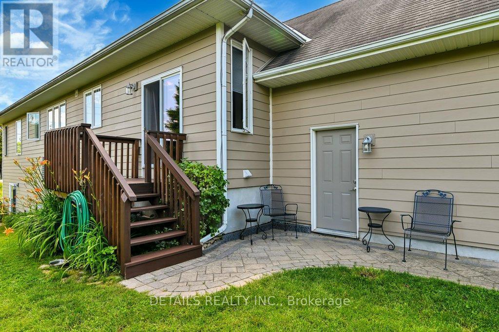 












102 CHARLES HOLDEN AVENUE

,
Merrickville-Wolford,




Ontario
K0G1N0

