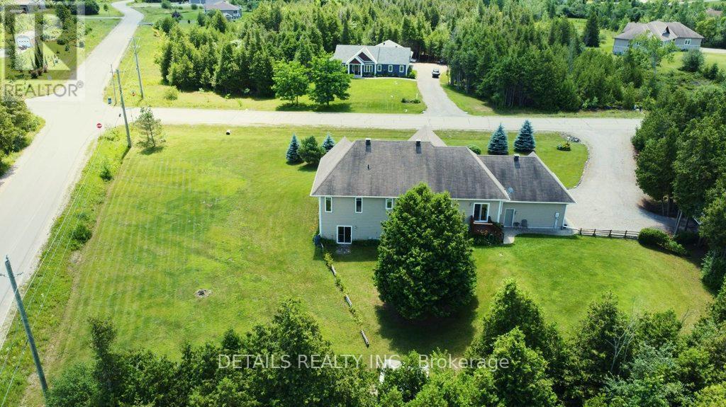 












102 CHARLES HOLDEN AVENUE

,
Merrickville-Wolford,




Ontario
K0G1N0

