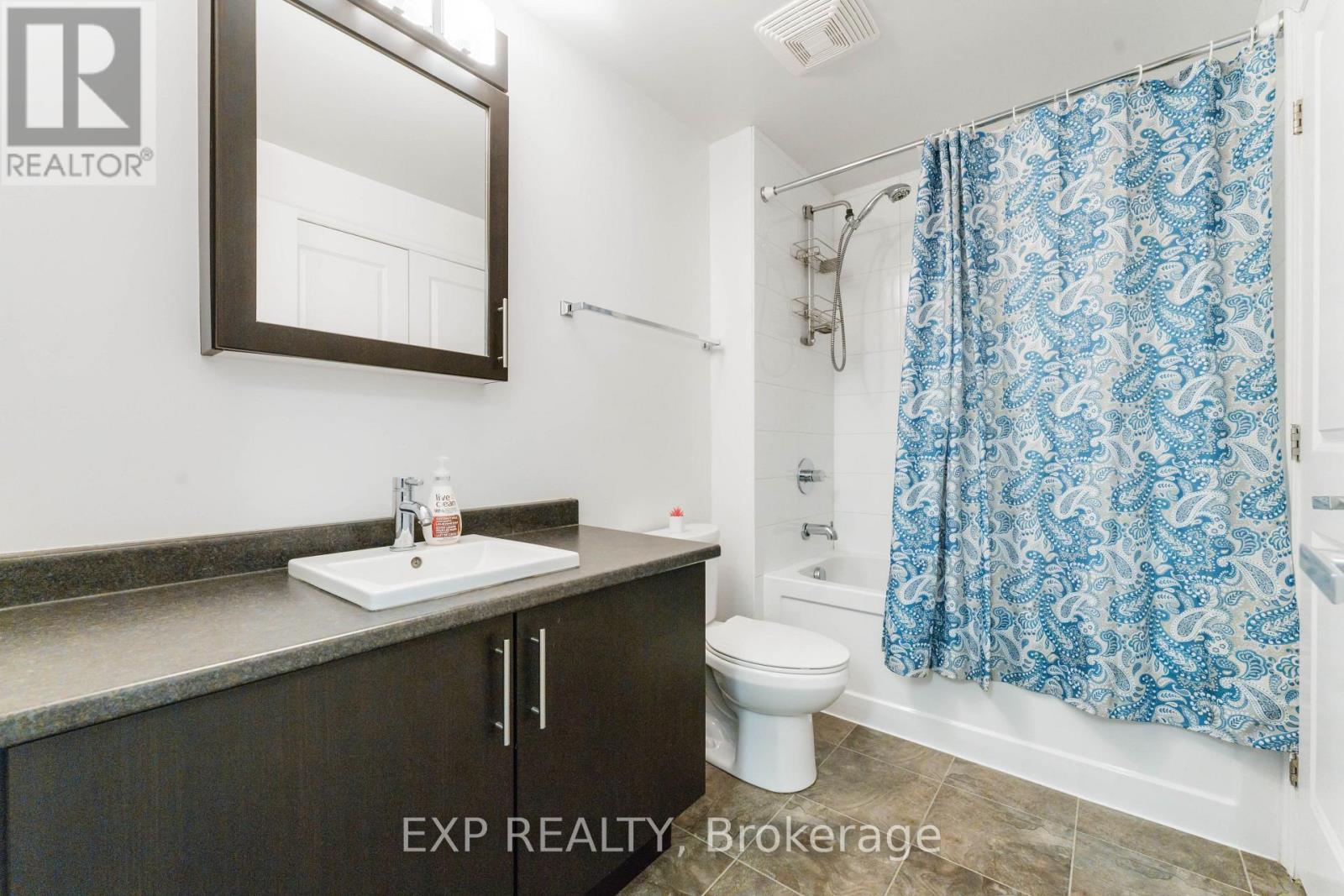 












2005 - 242 RIDEAU STREET

,
Ottawa,




Ontario
K1N0B7

