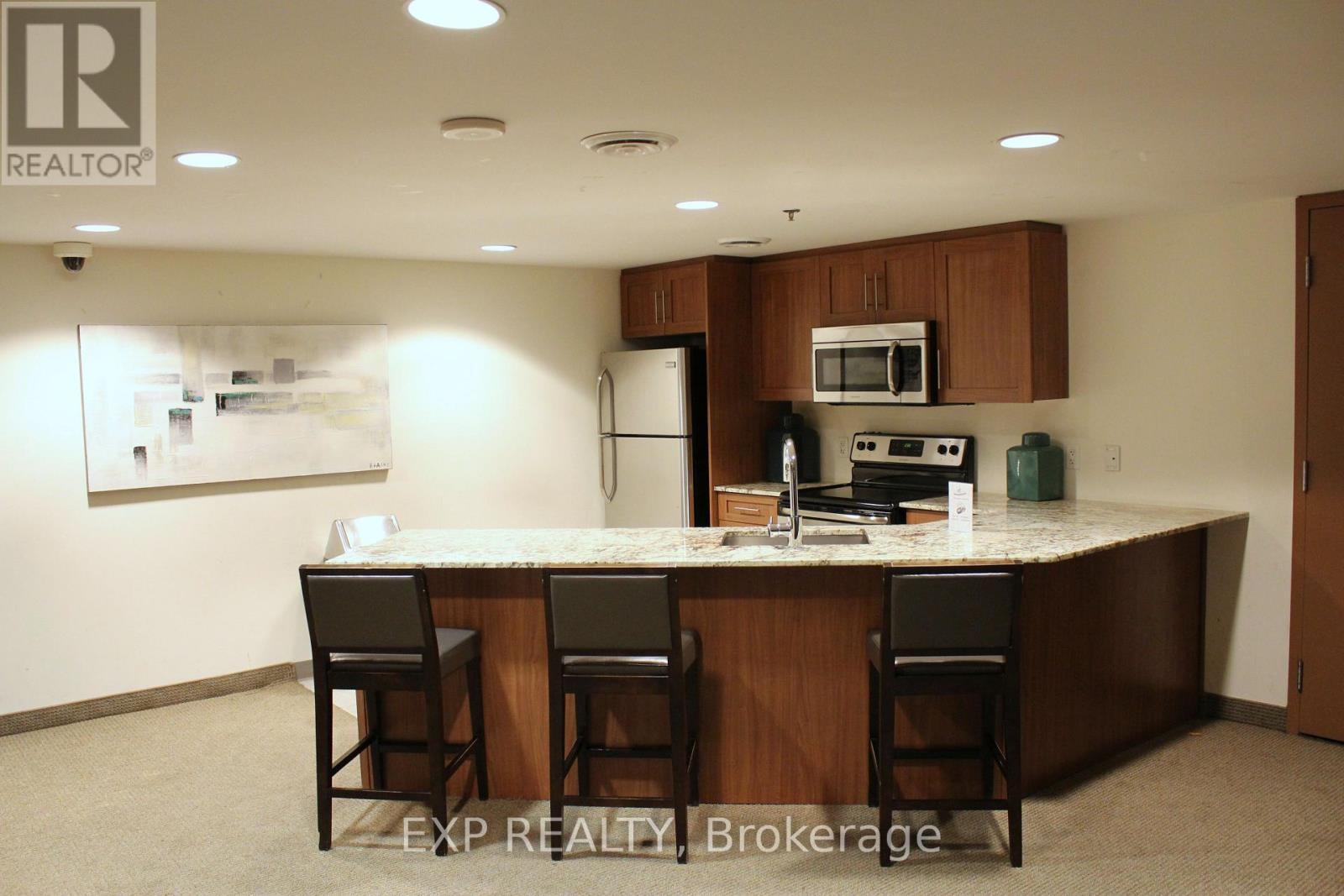












2005 - 242 RIDEAU STREET

,
Ottawa,




Ontario
K1N0B7

