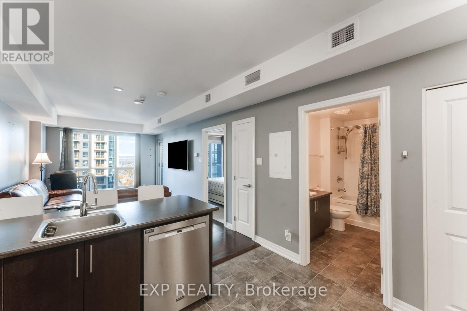 












2005 - 242 RIDEAU STREET

,
Ottawa,




Ontario
K1N0B7


