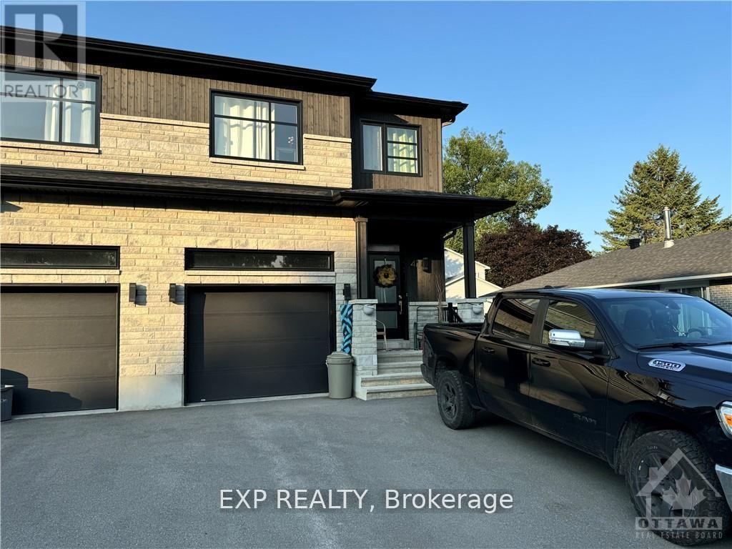 












41 BANK STREET

,
Russell,




Ontario
K4R1A9

