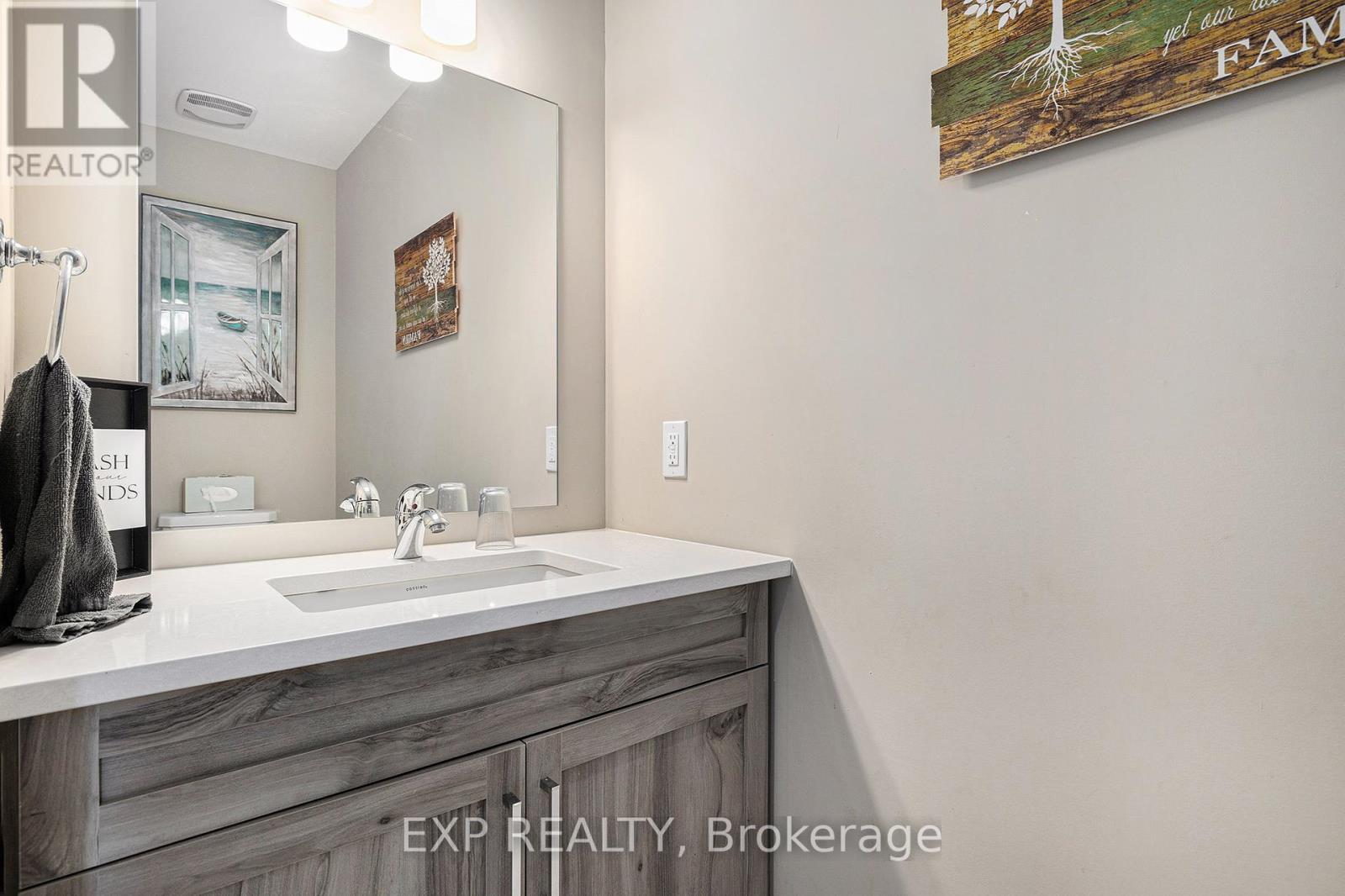 












41 BANK STREET

,
Russell,




Ontario
K4R1A9

