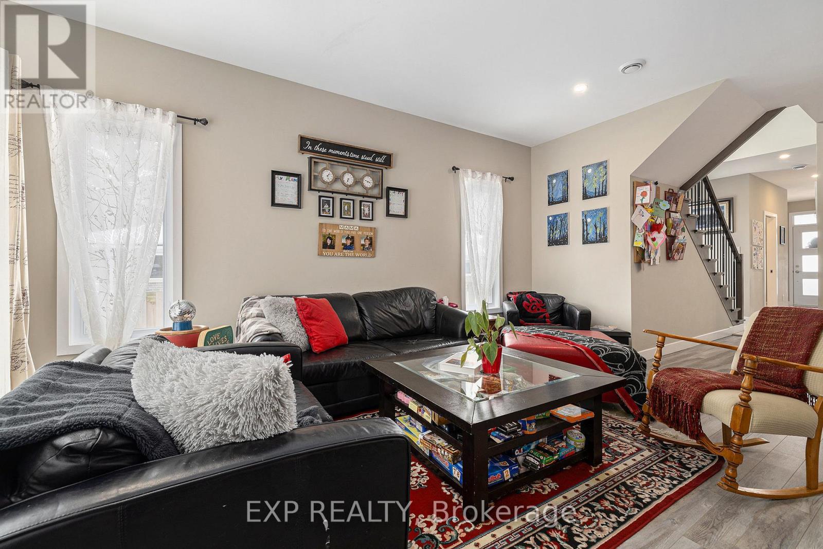 












41 BANK STREET

,
Russell,




Ontario
K4R1A9

