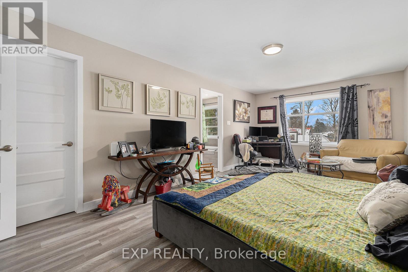 












41 BANK STREET

,
Russell,




Ontario
K4R1A9

