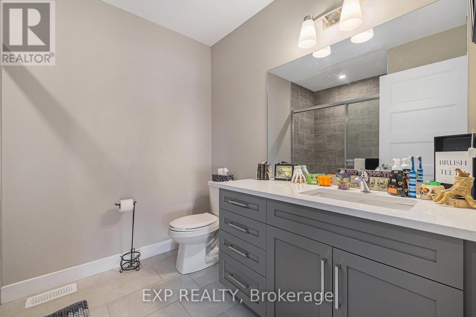












41 BANK STREET

,
Russell,




Ontario
K4R1A9


