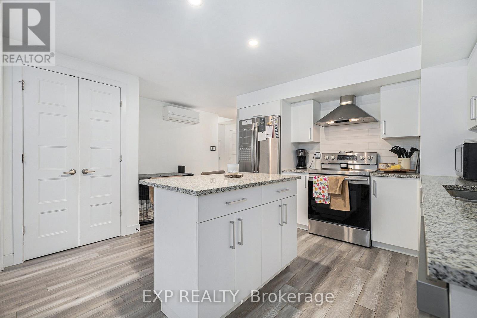 












41 BANK STREET

,
Russell,




Ontario
K4R1A9

