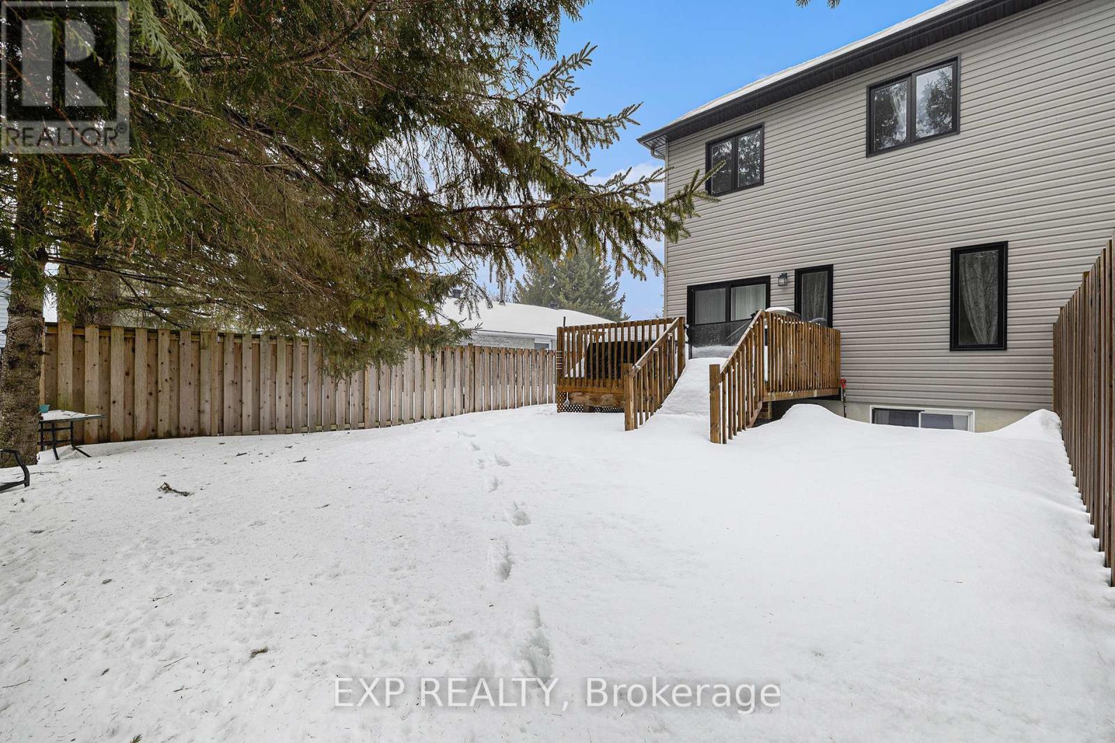 












41 BANK STREET

,
Russell,




Ontario
K4R1A9

