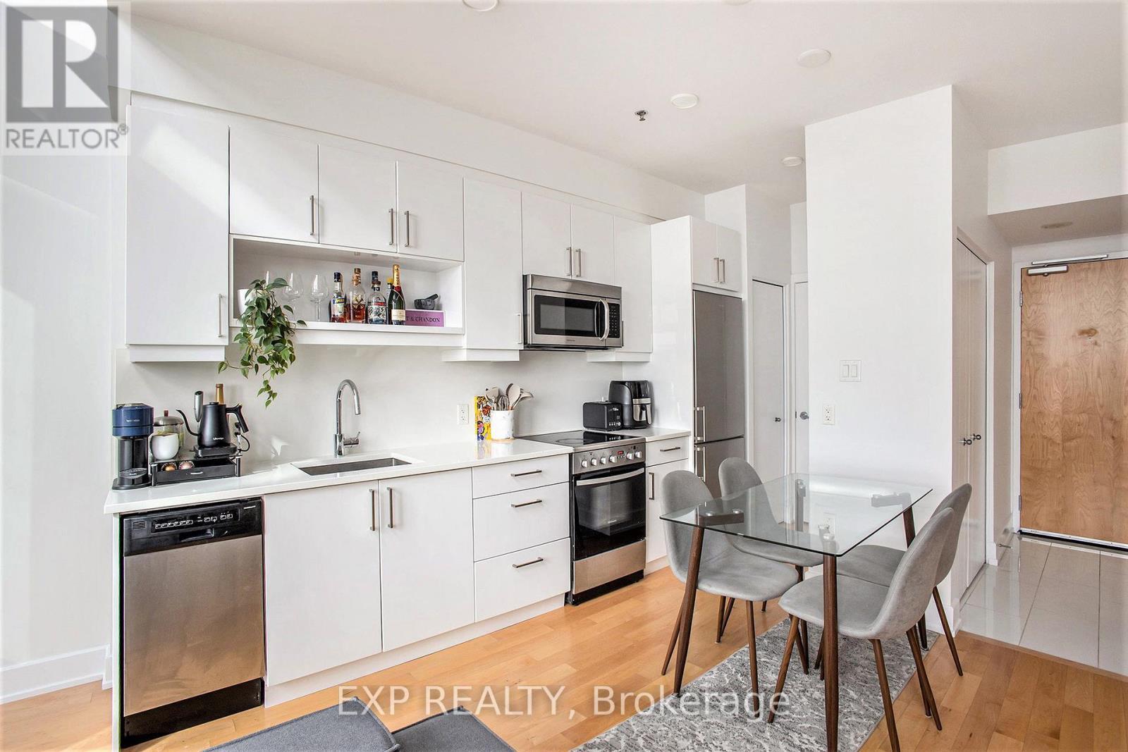 












202 - 197 LISGAR STREET

,
Ottawa,




Ontario
K2P0C3

