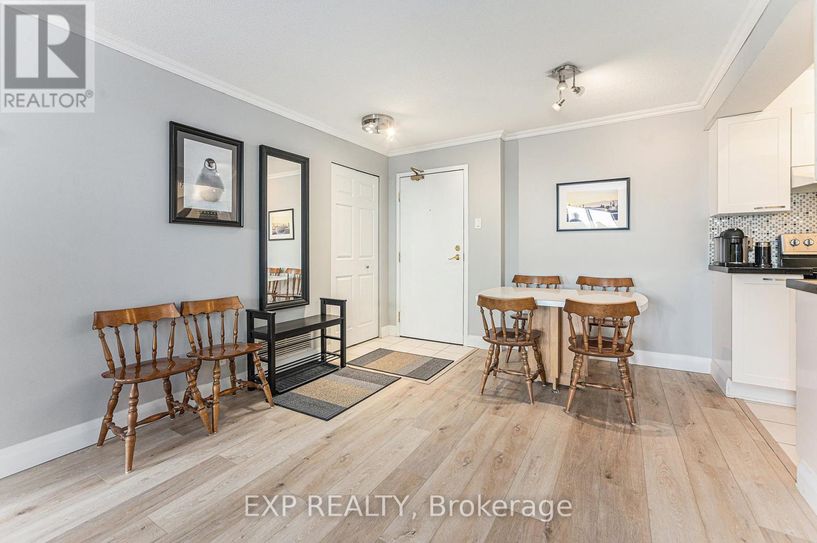 












1106 - 429 SOMERSET STREET W

,
Ottawa,




Ontario
K2P2P5

