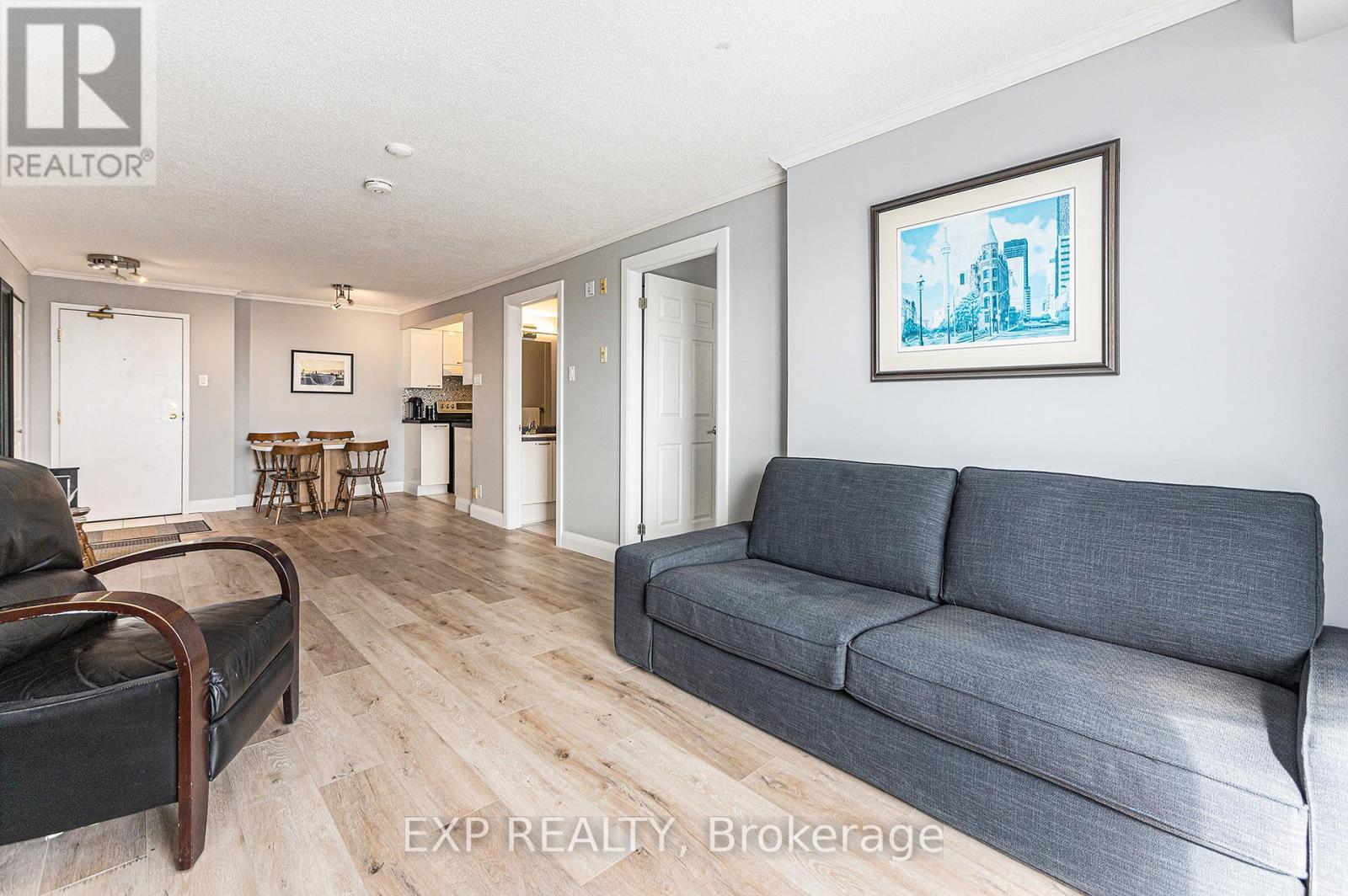 












1106 - 429 SOMERSET STREET W

,
Ottawa,




Ontario
K2P2P5


