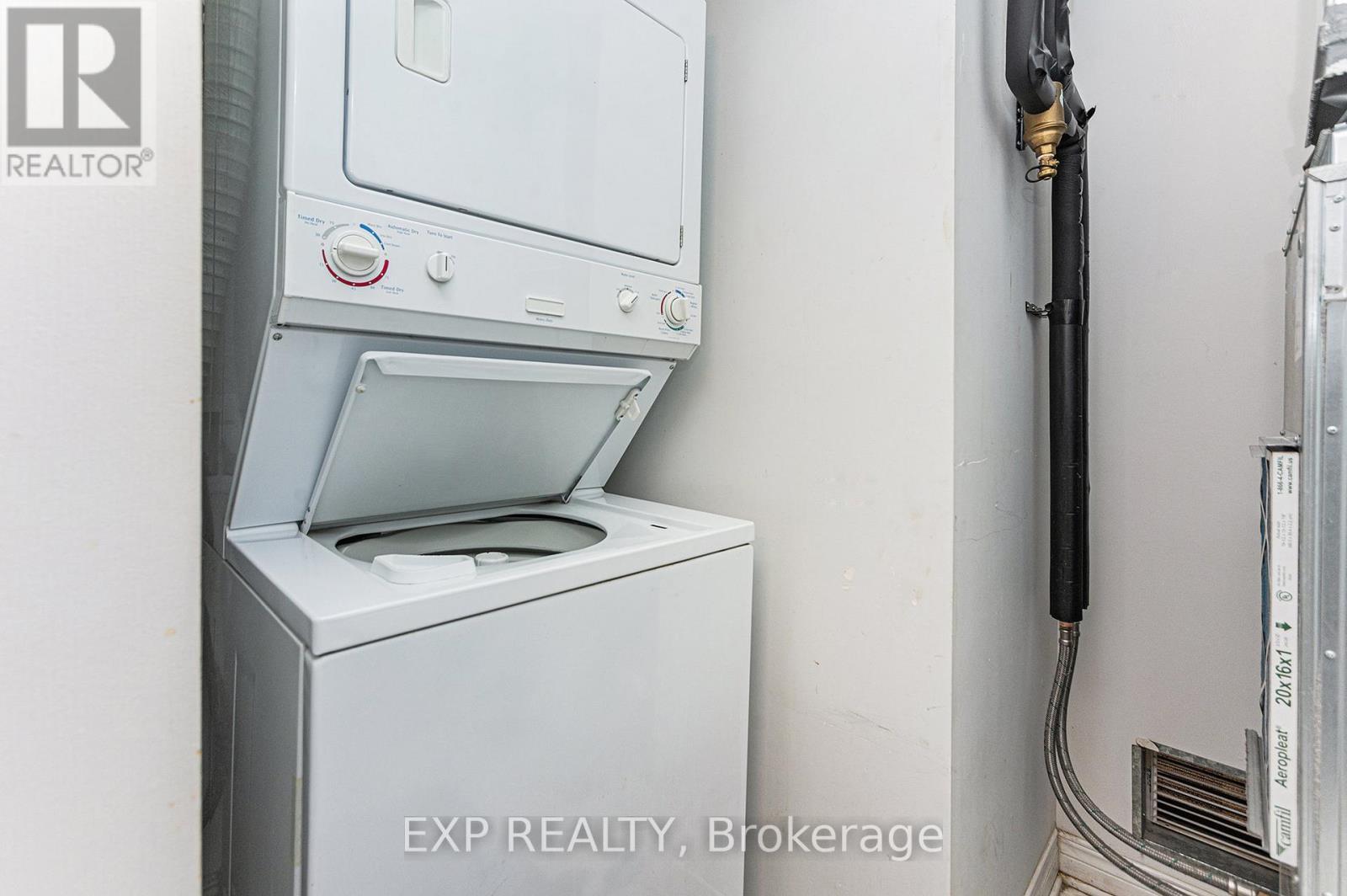 












1106 - 429 SOMERSET STREET W

,
Ottawa,




Ontario
K2P2P5

