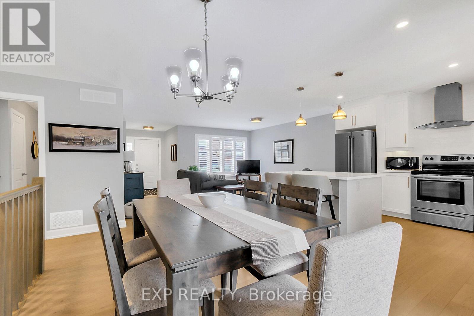 












246 STATION TRAIL

,
Russell,




Ontario
K4R0C9

