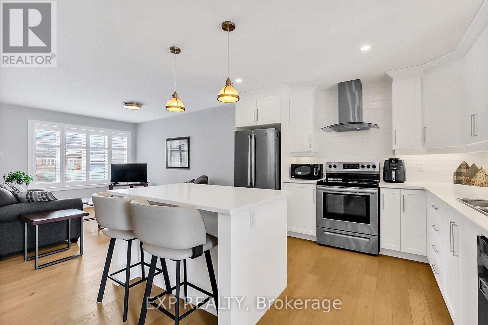 












246 STATION TRAIL

,
Russell,




Ontario
K4R0C9

