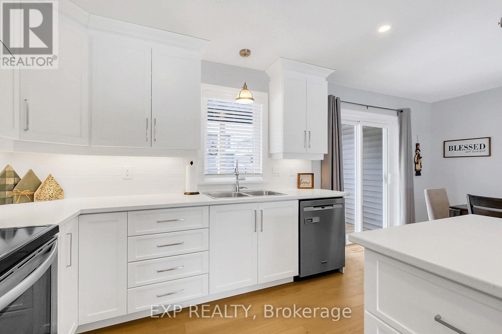 












246 STATION TRAIL

,
Russell,




Ontario
K4R0C9

