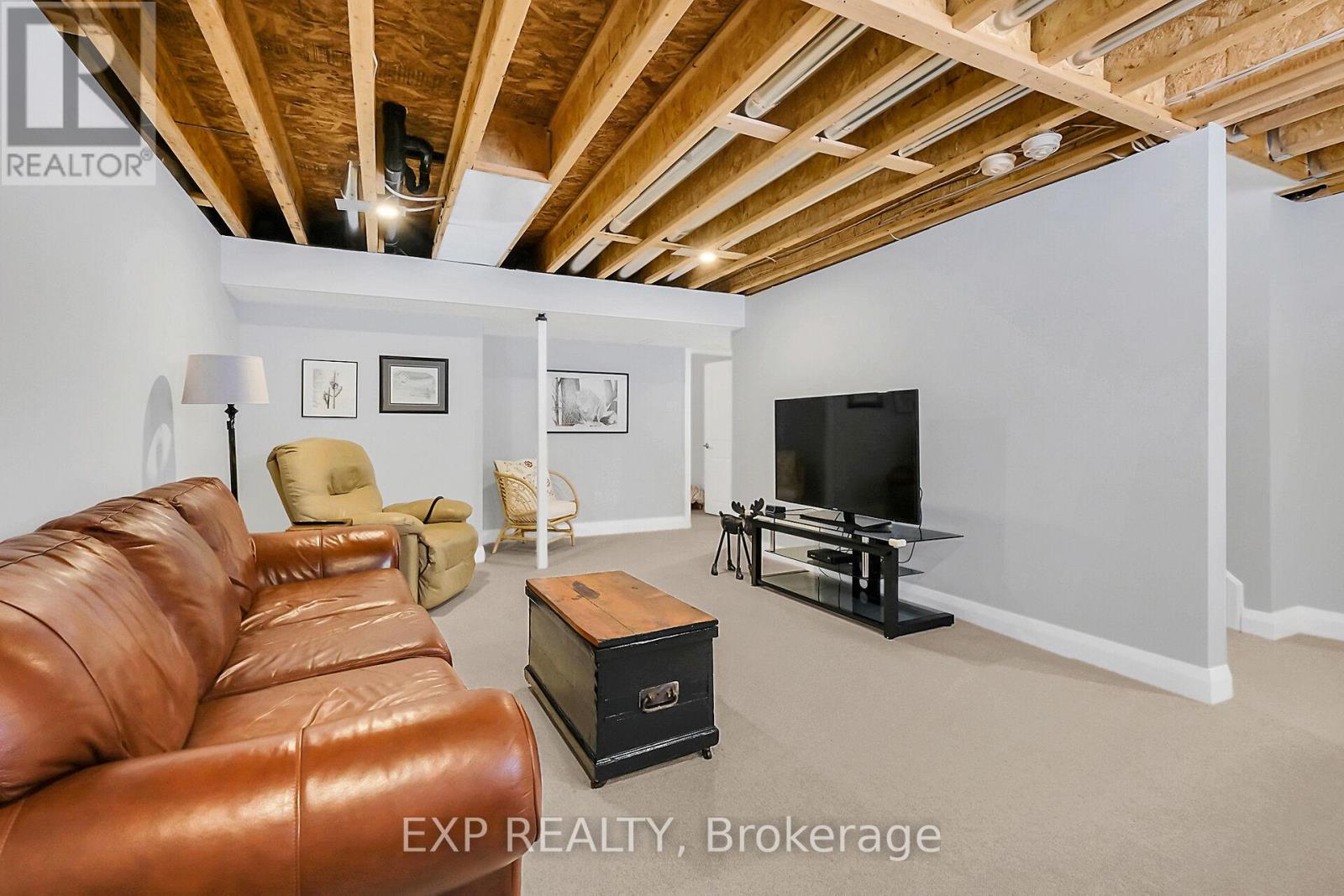 












246 STATION TRAIL

,
Russell,




Ontario
K4R0C9

