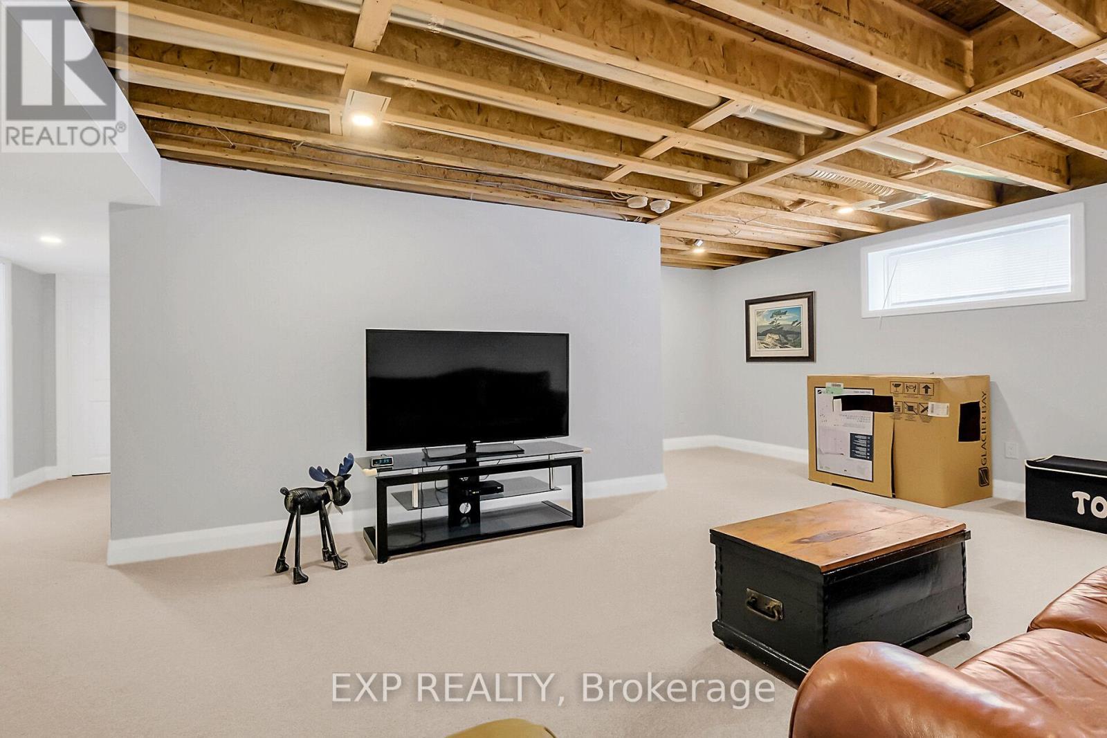 












246 STATION TRAIL

,
Russell,




Ontario
K4R0C9

