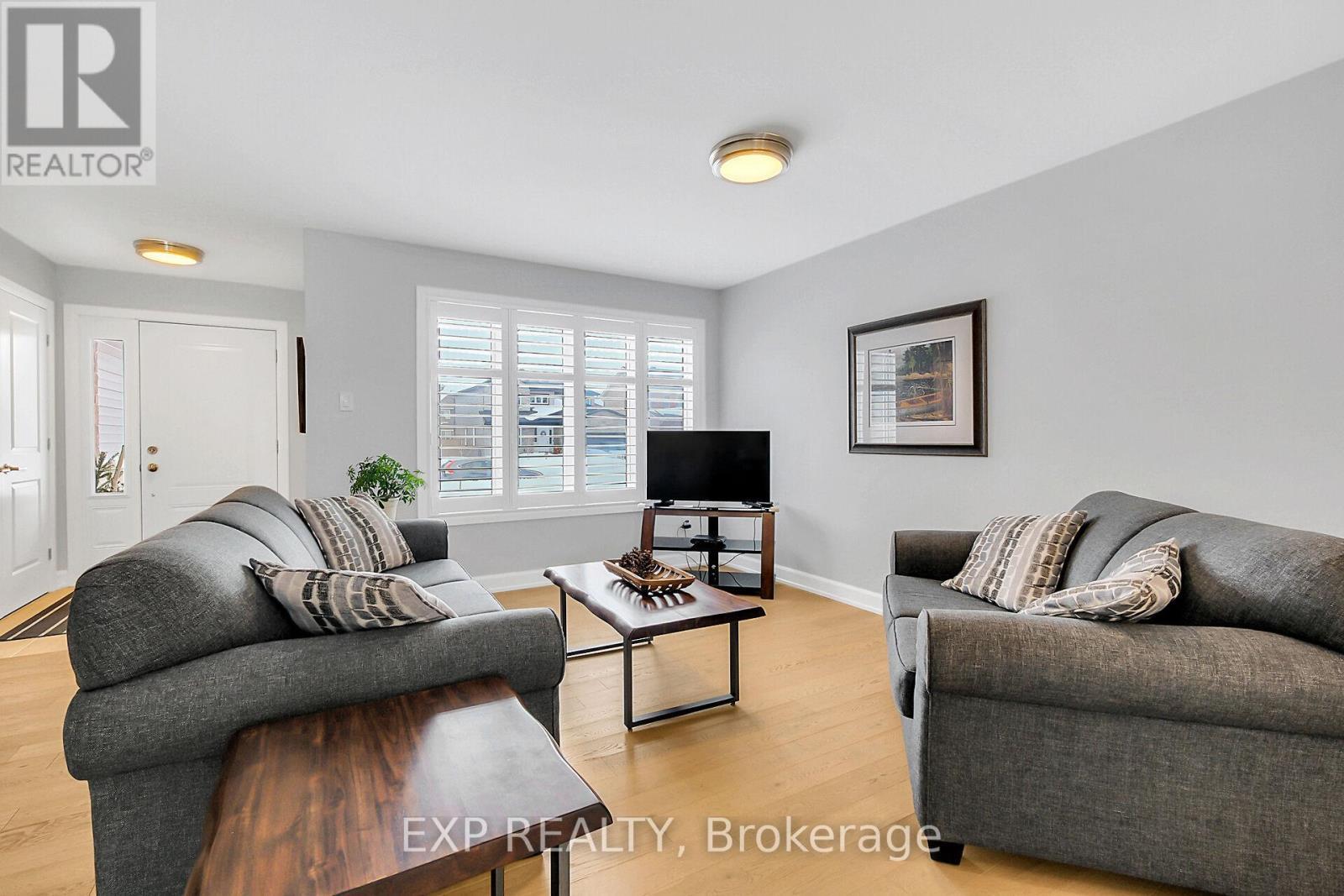 












246 STATION TRAIL

,
Russell,




Ontario
K4R0C9

