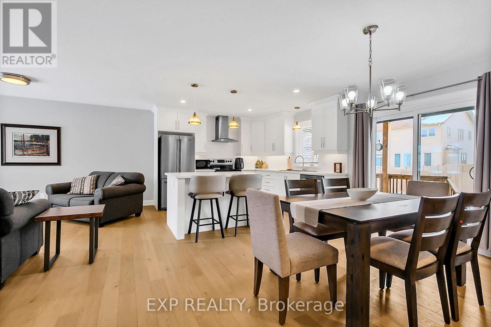 












246 STATION TRAIL

,
Russell,




Ontario
K4R0C9


