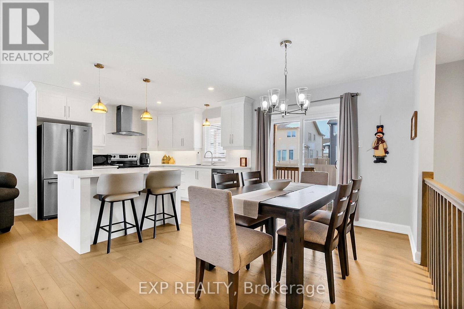 












246 STATION TRAIL

,
Russell,




Ontario
K4R0C9

