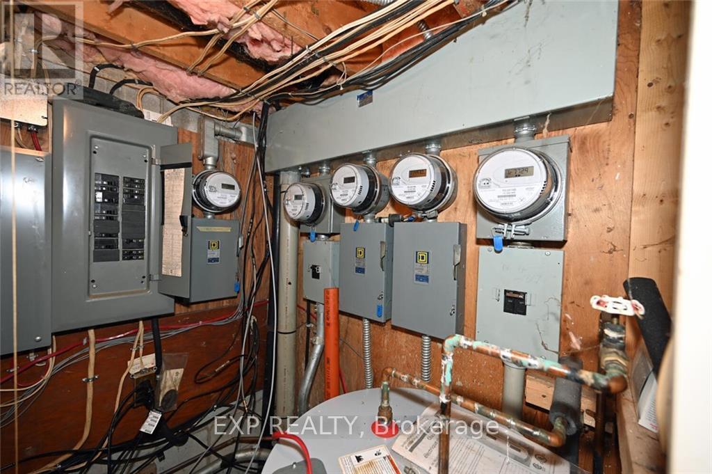 












161-191 ELIZA STREET

,
Prescott,




Ontario
K0E1T0

