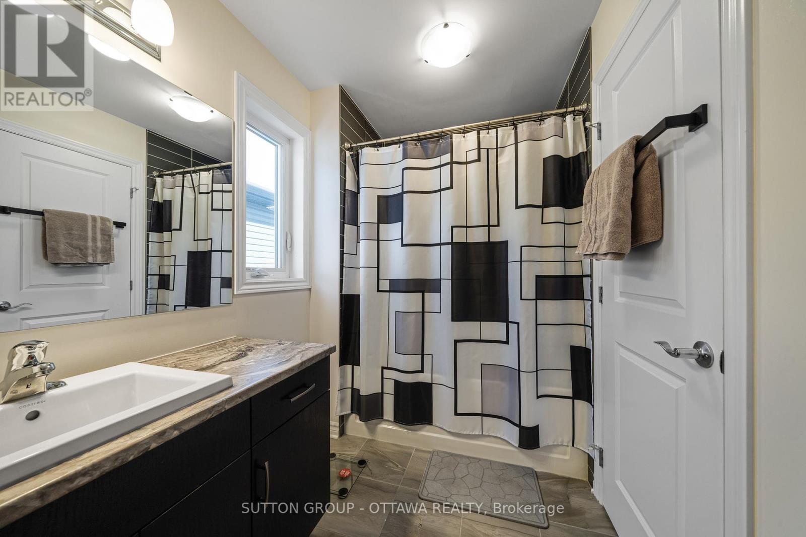 












604 ENCLAVE LANE

,
Clarence-Rockland,




Ontario
K4K0M8

