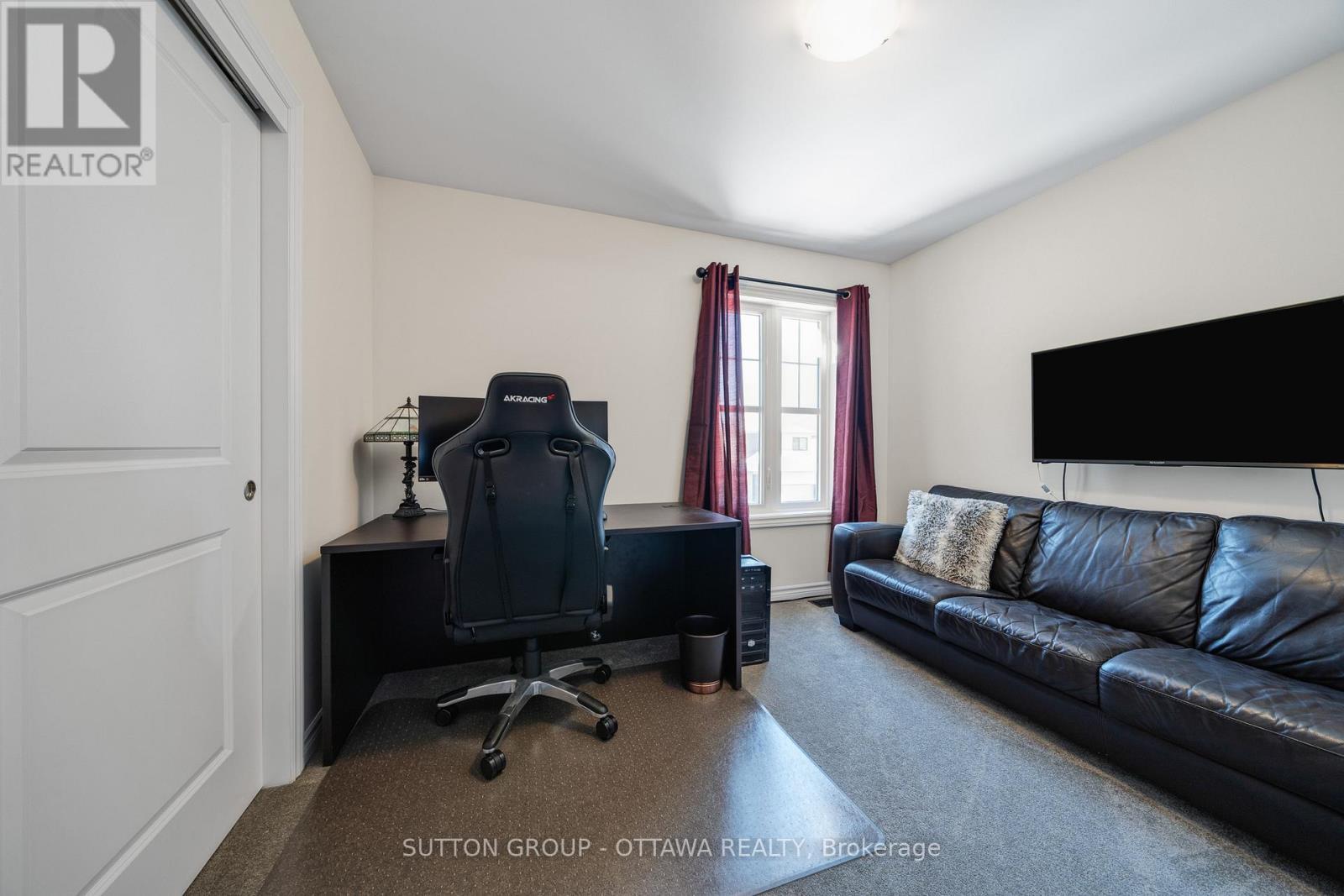












604 ENCLAVE LANE

,
Clarence-Rockland,




Ontario
K4K0M8

