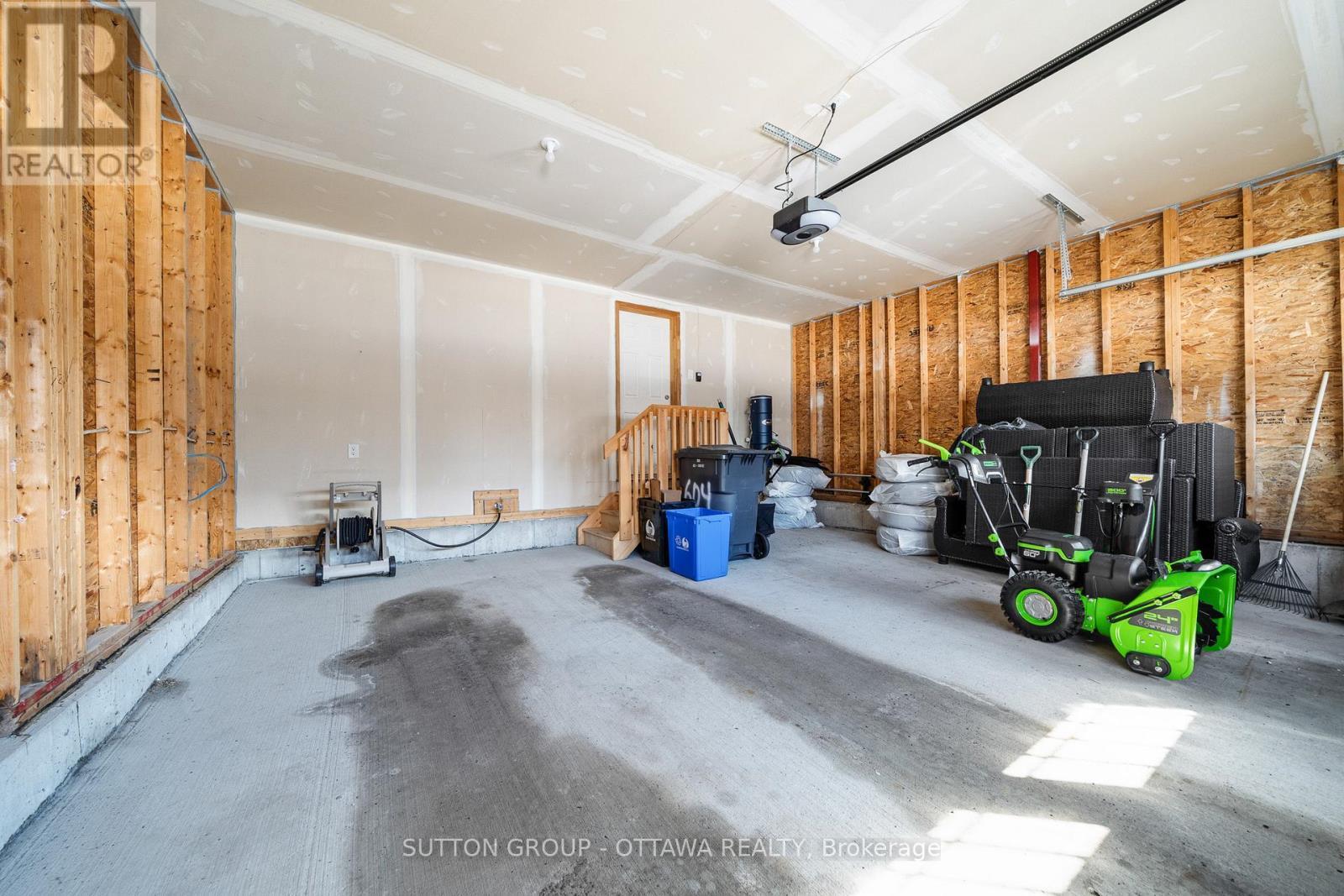 












604 ENCLAVE LANE

,
Clarence-Rockland,




Ontario
K4K0M8

