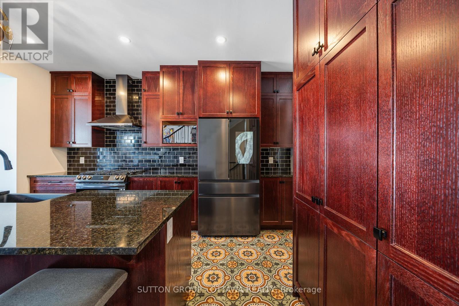 












604 ENCLAVE LANE

,
Clarence-Rockland,




Ontario
K4K0M8

