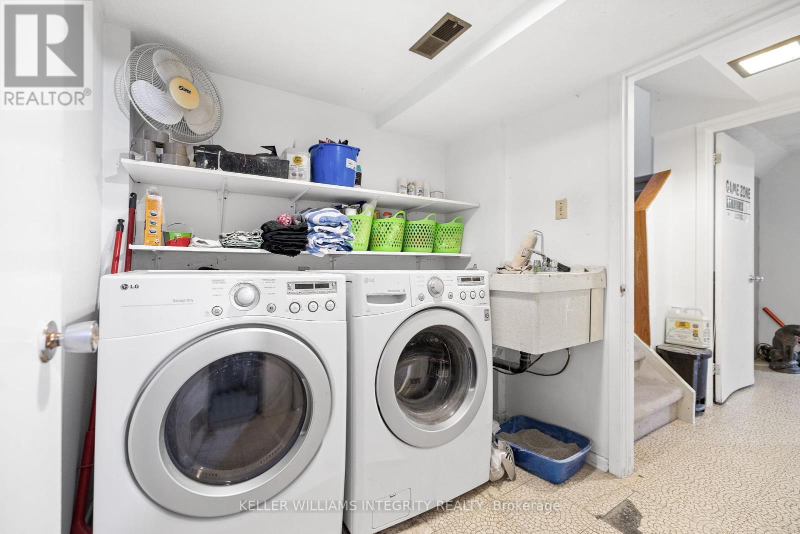 












2013 STONEHENGE CRESCENT

,
Ottawa,




Ontario
K1B4N7

