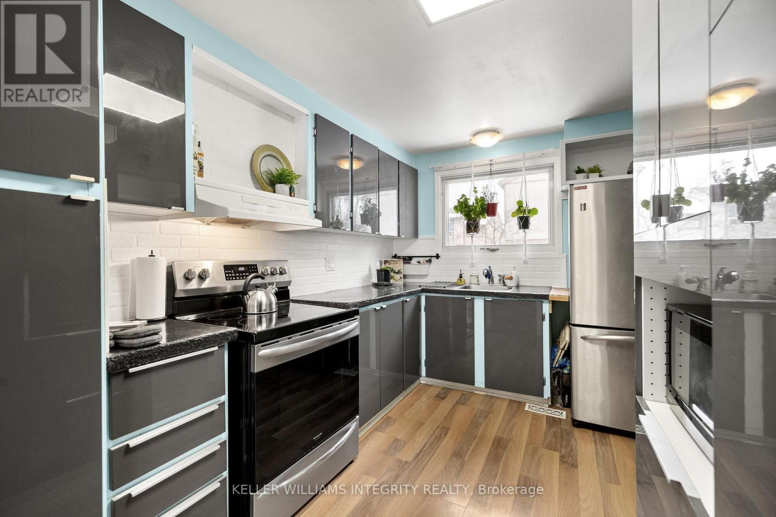 












2013 STONEHENGE CRESCENT

,
Ottawa,




Ontario
K1B4N7

