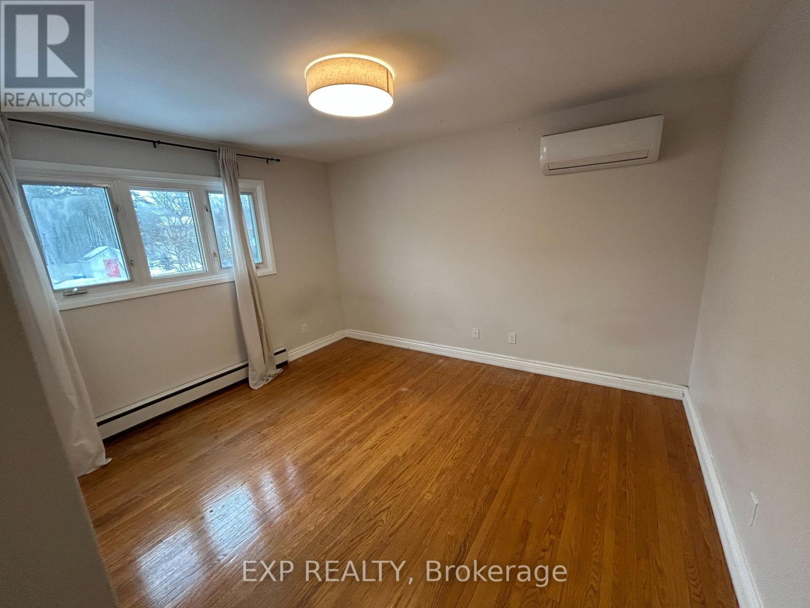 












24 OXFORD AVENUE

,
Brockville,




Ontario
K6V3H2

