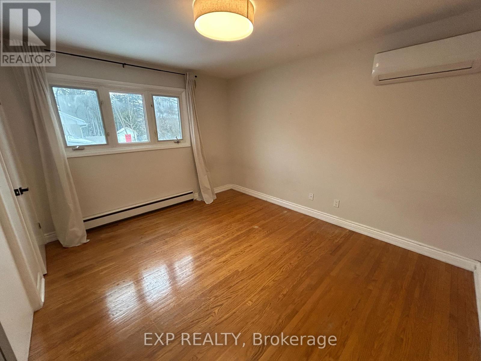 












24 OXFORD AVENUE

,
Brockville,




Ontario
K6V3H2

