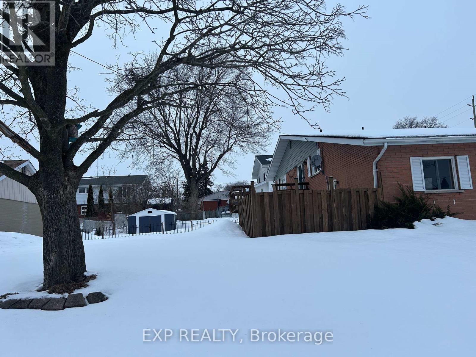 












24 OXFORD AVENUE

,
Brockville,




Ontario
K6V3H2

