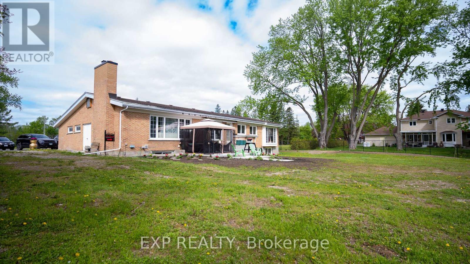 












4003 RIDEAU VALLEY DRIVE N

,
Ottawa,




Ontario
K4M0T8

