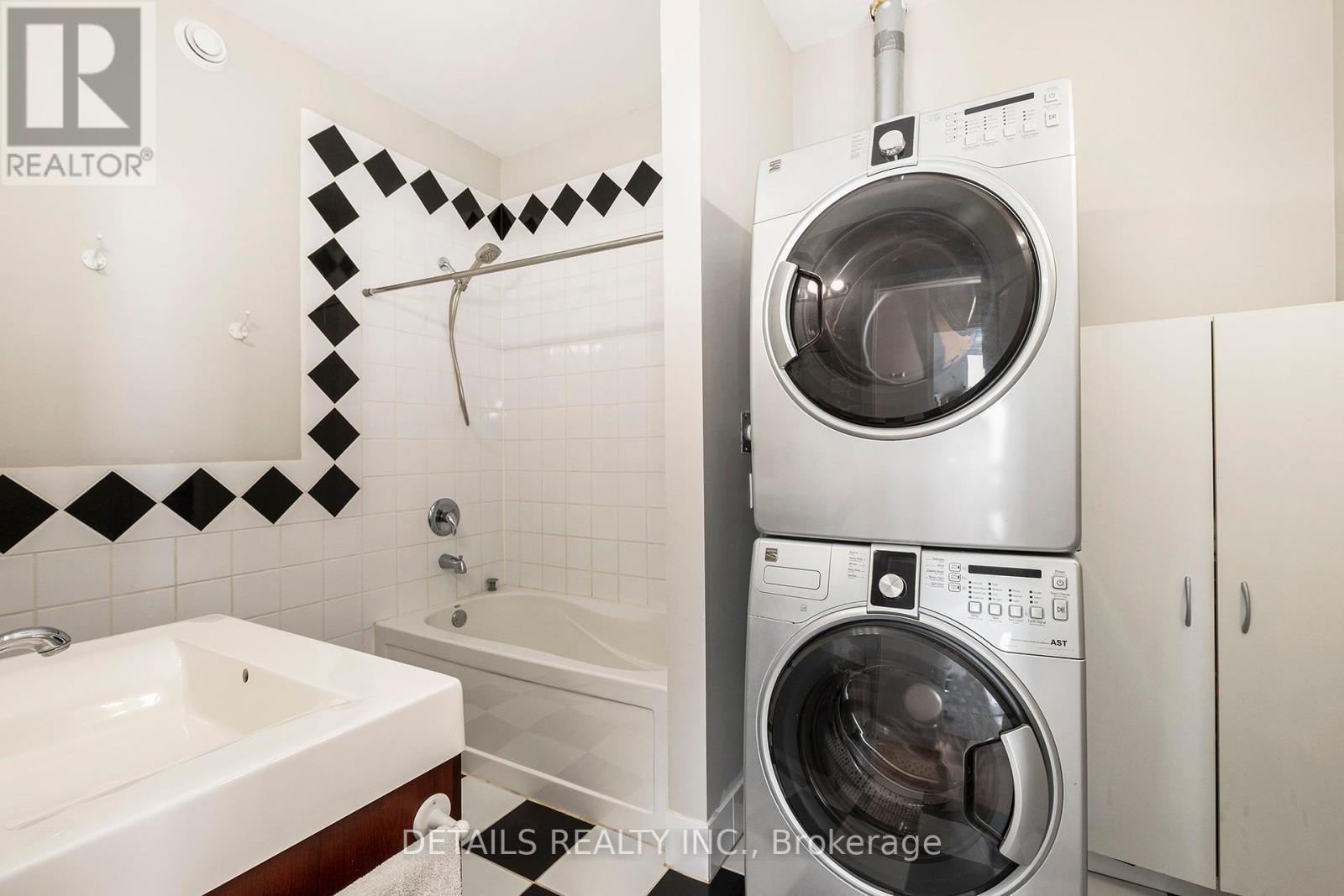 












8 ALMA STREET E

,
North Grenville,




Ontario
K0G1J0

