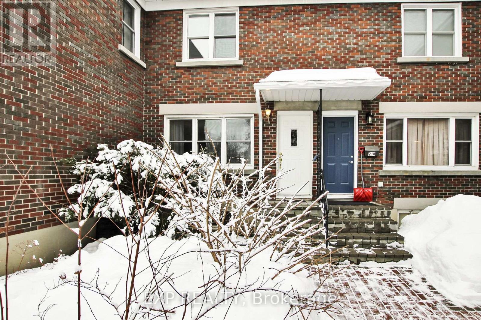 












212 WESTHAVEN CRESCENT

,
Ottawa,




Ontario
K1Z7G3

