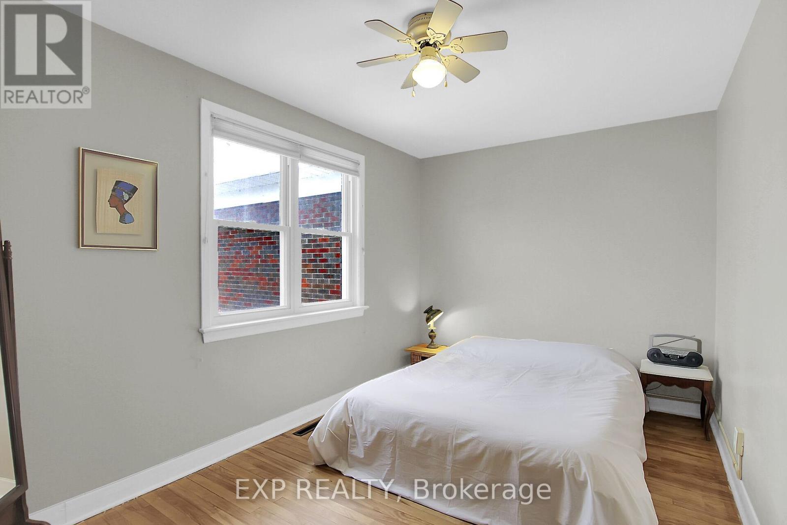 












212 WESTHAVEN CRESCENT

,
Ottawa,




Ontario
K1Z7G3


