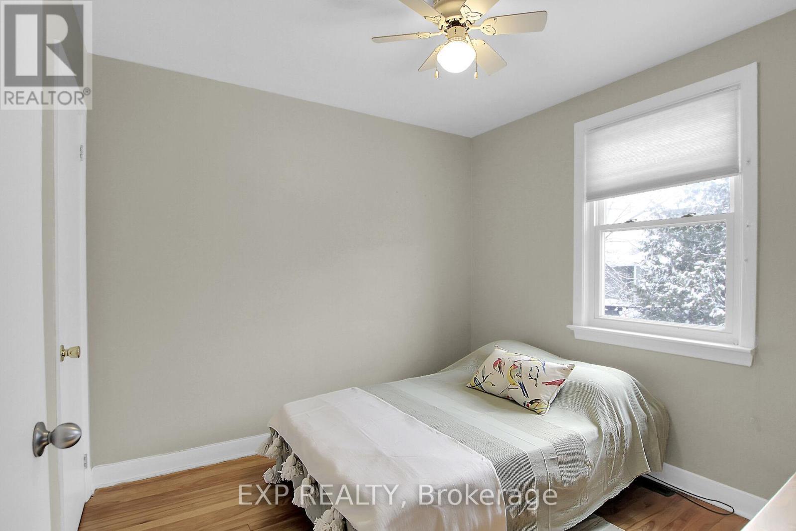 












212 WESTHAVEN CRESCENT

,
Ottawa,




Ontario
K1Z7G3

