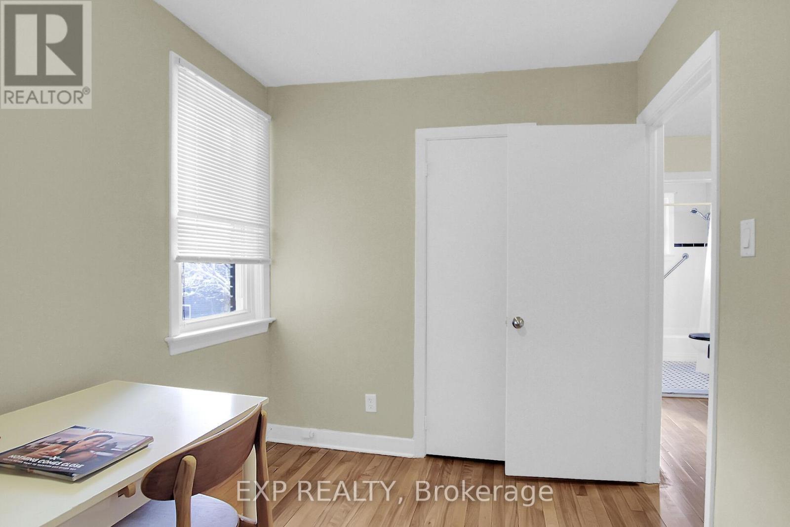 












212 WESTHAVEN CRESCENT

,
Ottawa,




Ontario
K1Z7G3

