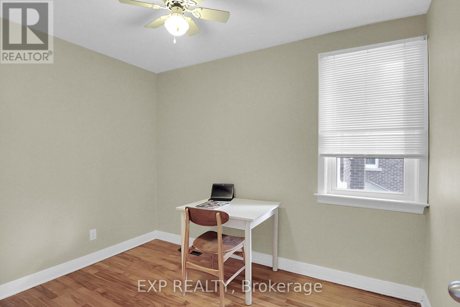 












212 WESTHAVEN CRESCENT

,
Ottawa,




Ontario
K1Z7G3

