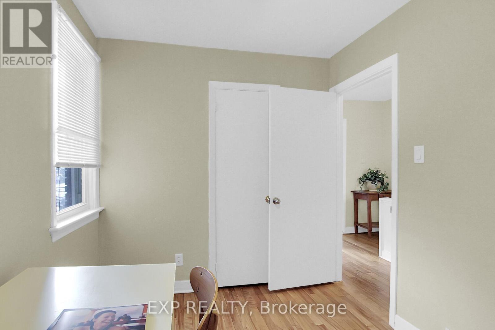












212 WESTHAVEN CRESCENT

,
Ottawa,




Ontario
K1Z7G3

