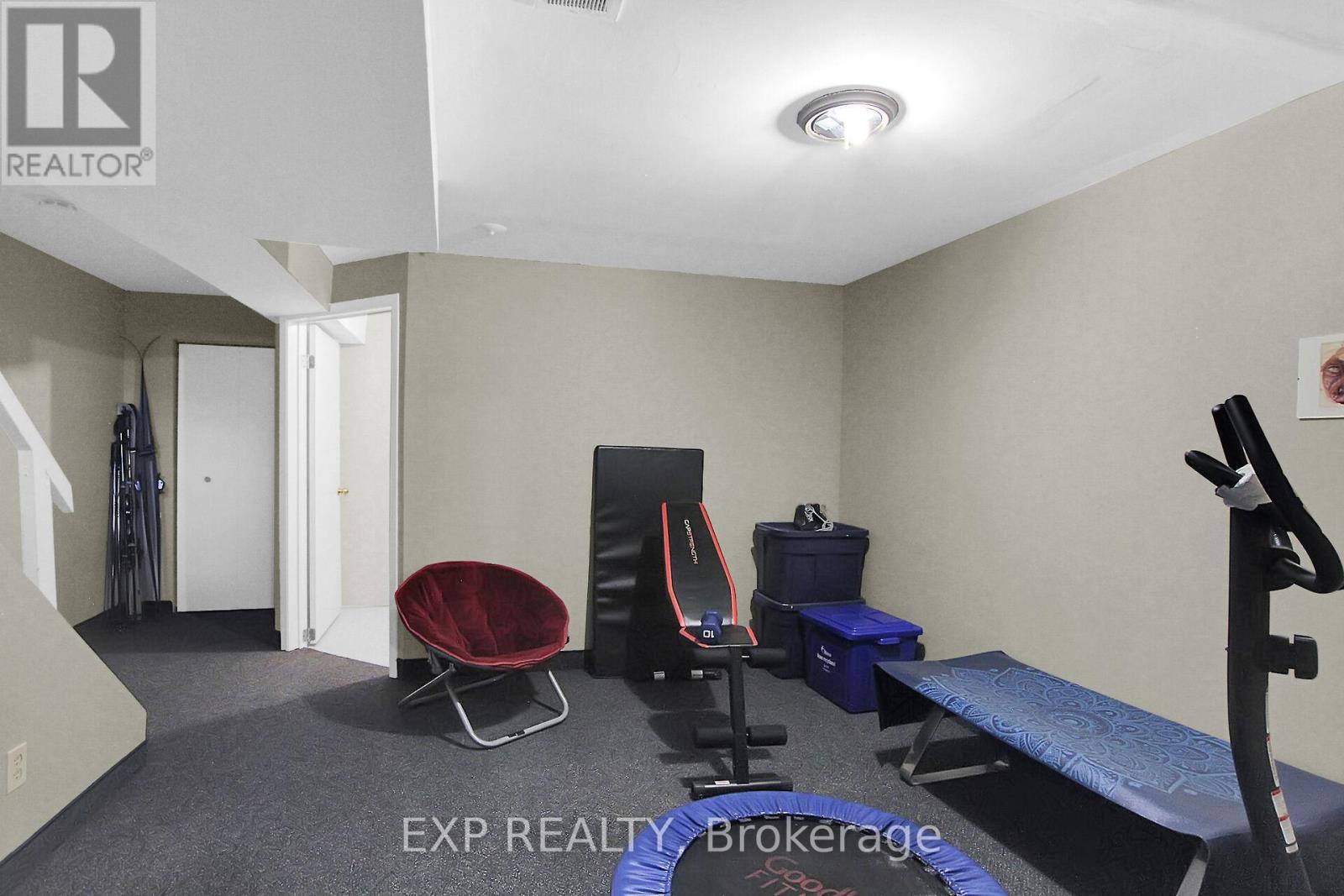 












212 WESTHAVEN CRESCENT

,
Ottawa,




Ontario
K1Z7G3

