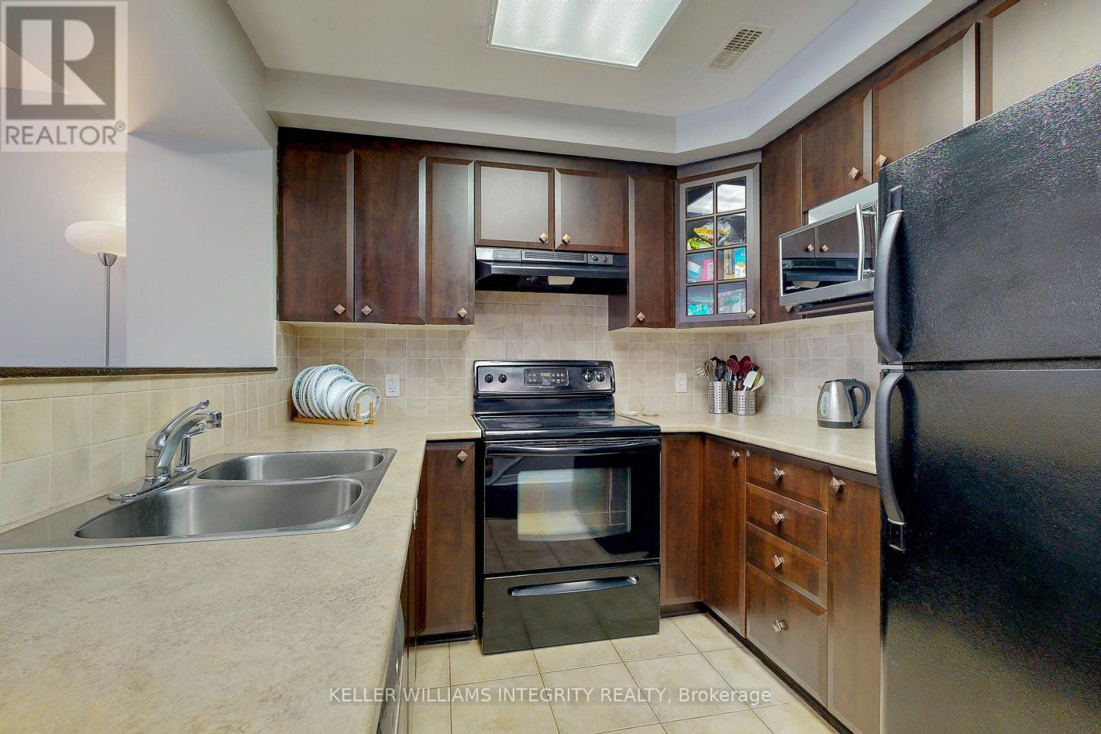 












10 - 638 REARDON

,
Ottawa,




Ontario
K1V2K9

